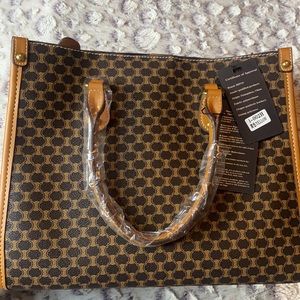 A vintage bag never worn ! Brand new !